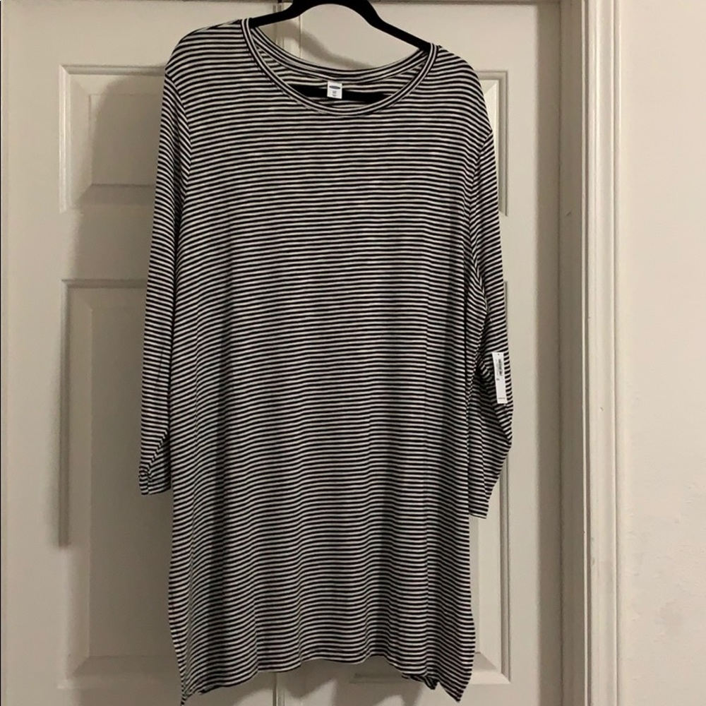 Old Navy Black and white striped tunic XXL